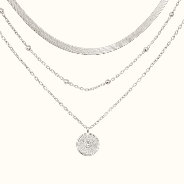Collier Histoire d’Argent à trois couches, chaîne serpent en argent 925 sterling avec breloque géométrique élégante.