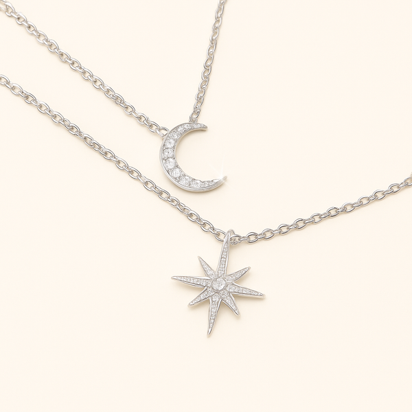 Collier Histoire d’Argent en argent 925 avec double chaîne et pendentifs lune et étoile sertis de zircons brillants, bijou céleste pour femme.