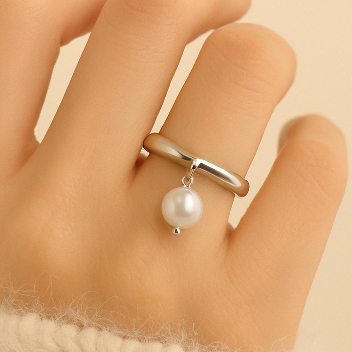 Bague ouverte en Argent blanc 925 Sterling portée au doigt – design moderne et minimaliste