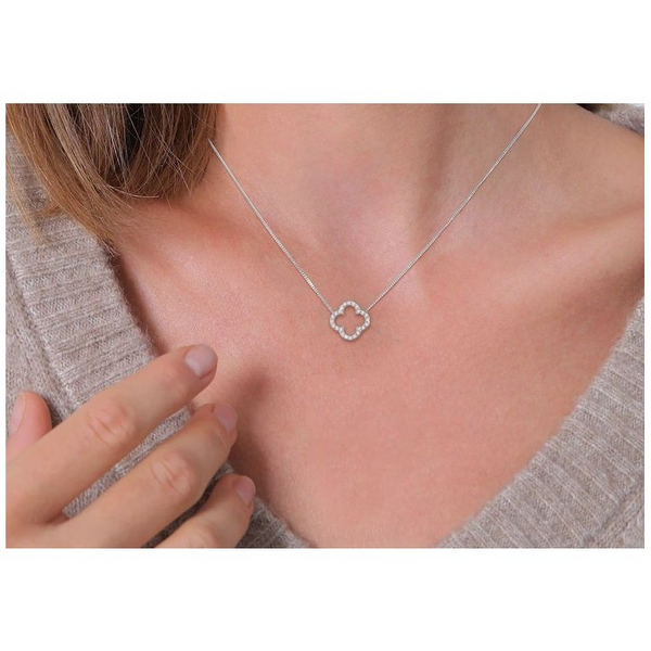 Collier “Anaïs” – Pétales Scintillants | Argent 925 Blanc