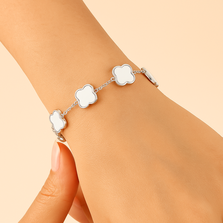 Bracelet en Argent 925 finition blanche porté au poignet – style lumineux Histoire d’Argent